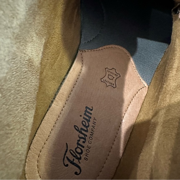 EUC Gray Suede Florsheim Chukka Boots
